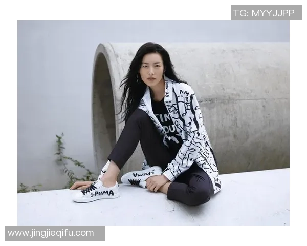 足球明星早期穿搭风格回顾展现个性与时尚的完美结合